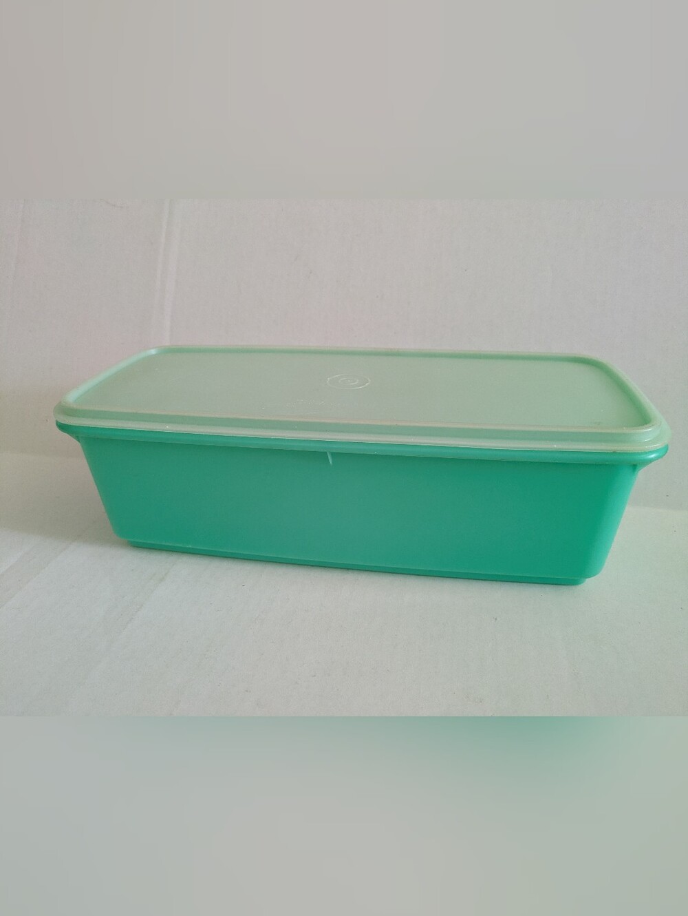 Vintage Tupperware Green Celery Bread Keeper